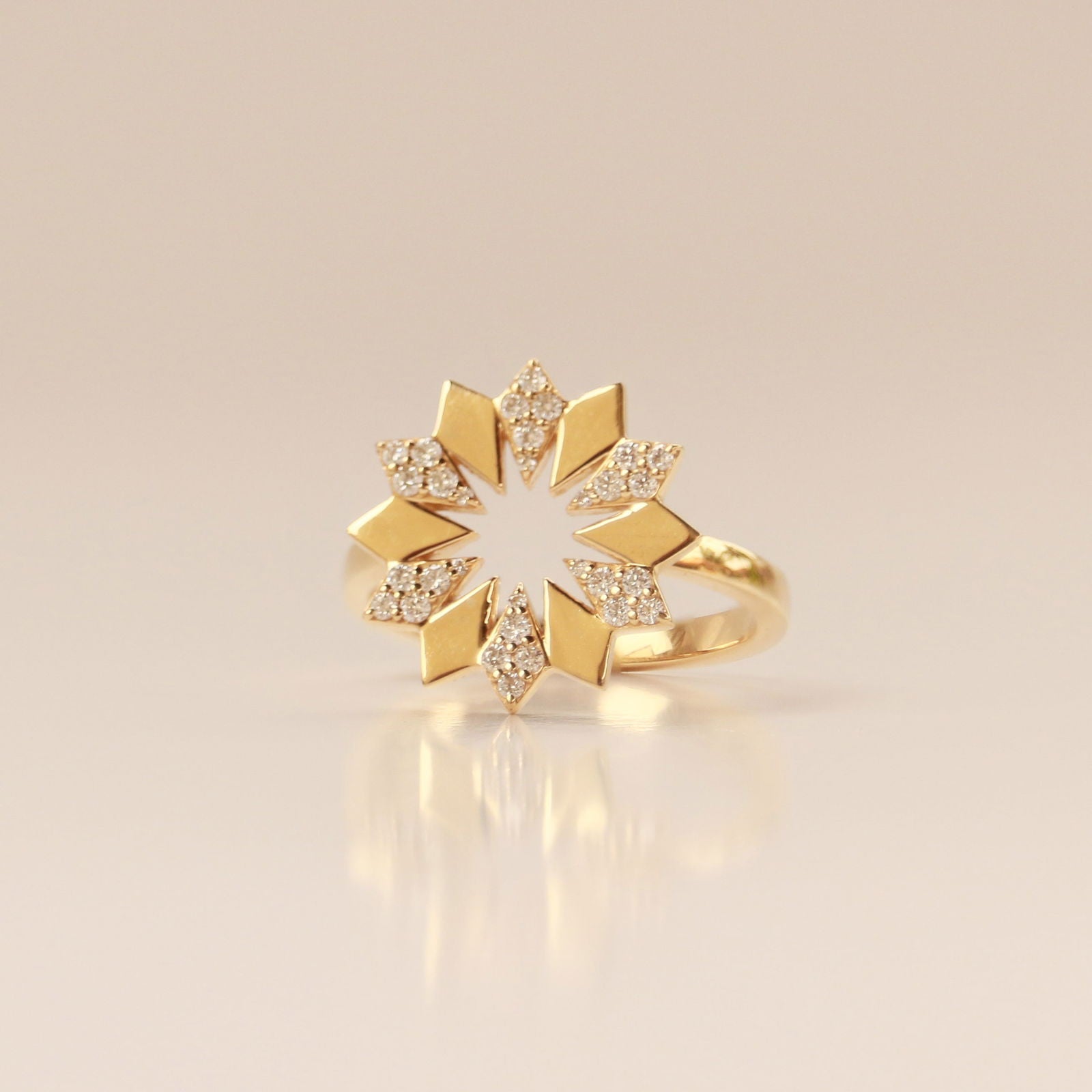 Dahlia Diamond Ring