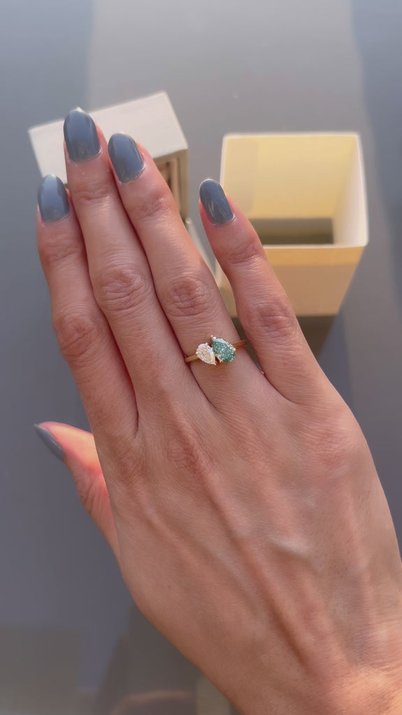 Fancy Vivd Bluish Green Lab Diamond Toi et Moi Ring